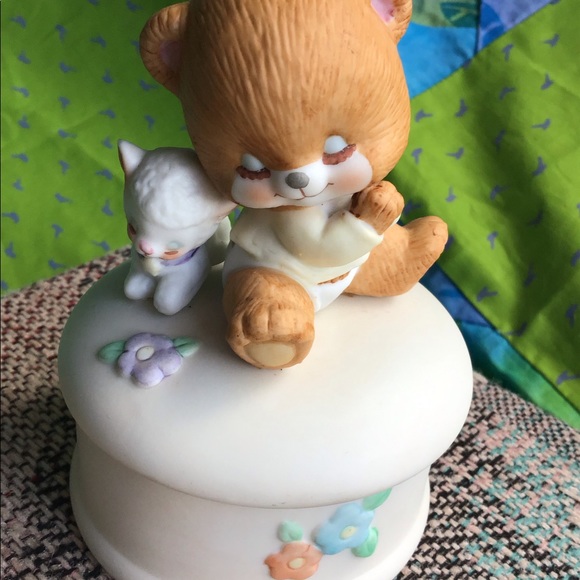 Beary Cute Keeper Porcelain baby Trinket Box - Picture 8 of 8